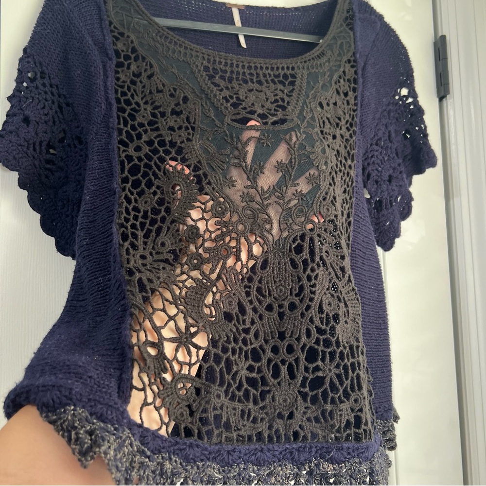 Oversized Free People Crochet Short Sleeve Blouse Shirt Top Ruffle Black Blue XS - Picture 9 of 13